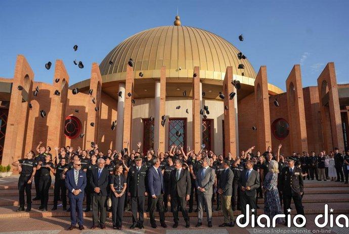 Sanz destaca la formación de 2.200 policías locales en Andalucía en seis años durante la clausura del curso de ingreso
