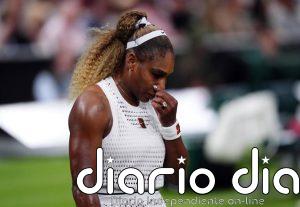 Serena Williams cae en su regreso a Wimbledon