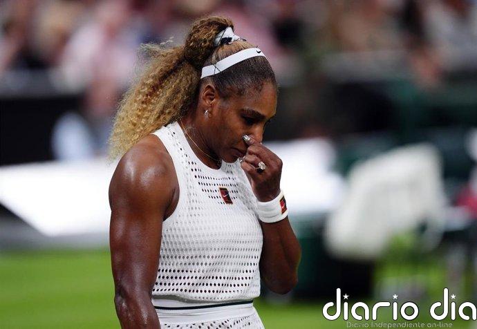 Serena Williams cae en su regreso a Wimbledon