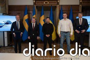 Suecia y Ucrania firman el acuerdo para la compra de 16 aviones de combate