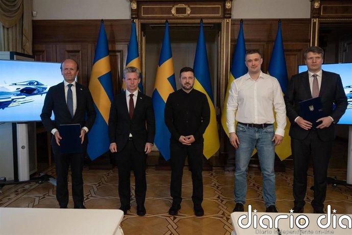Suecia y Ucrania firman el acuerdo para la compra de 16 aviones de combate