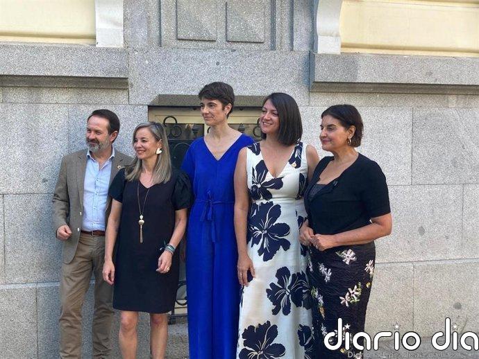 Sumar denuncia que la Justicia actúa "más allá de sus competencias" y está intentando "tumbar" al Gobierno