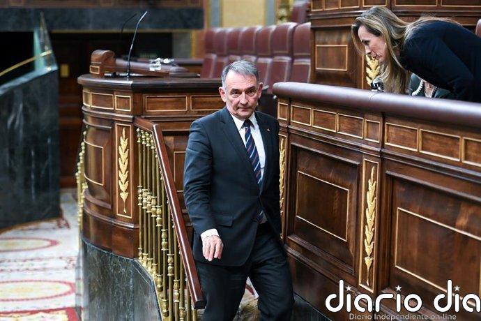 Sumar exige explicaciones de Zapatero y admite que las sospechas de corrupción que salpican al PSOE dañan al Gobierno