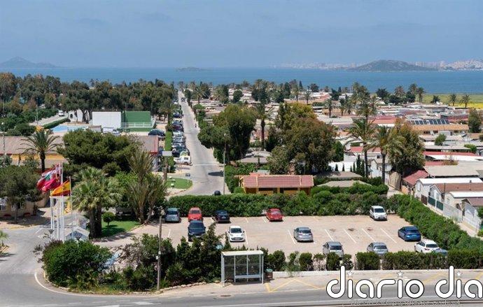 Técnicos municipales entran con orden judicial a Villas Caravaning para iniciar la descentralización de contadores