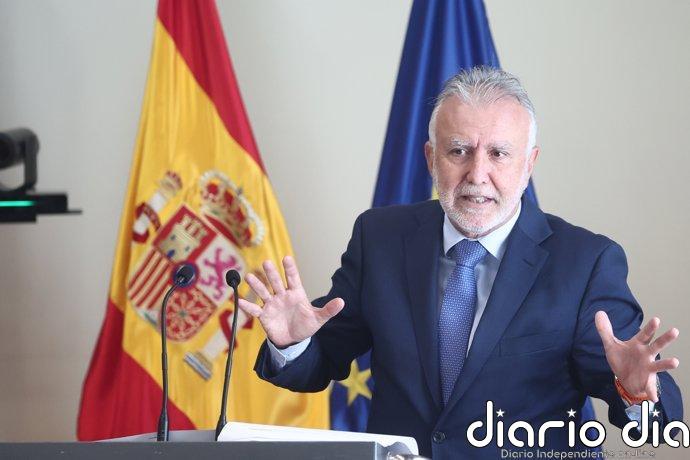 Torres carga contra Feijóo por confundir absentismo y baja laboral: "Se deja en evidencia"