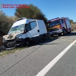 Trasladado al San Pedro un joven de 20 años tras la colisión entre una furgoneta y un camión en Sansol (Navarra)