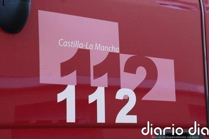 Tres dotaciones de bomberos siguen trabajando en el incendio de un jardín de Almagro que afecta a viviendas