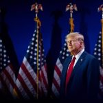 Trump advierte que no permitirá que China "tome el control" del Canal de Panamá