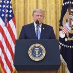 Trump incluye a NBC y ABC en un "complot" de fraude electoral: "Debería conllevar la revocación de sus licencias"