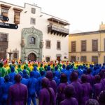 Tunick convoca a unas 500 personas en Las Palmas de Gran Canaria para proyectar la libertad y la defensa LGTBIQA+
