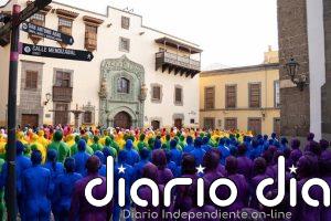 Tunick convoca a unas 500 personas en Las Palmas de Gran Canaria para proyectar la libertad y la defensa LGTBIQA+