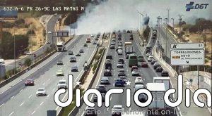 Un incendio en la cuneta de la A-6 dificulta la visibilidad a la altura de Torrelodones