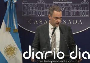 Un juez prohíbe salir de Argentina al exjefe de Gabinete de Milei