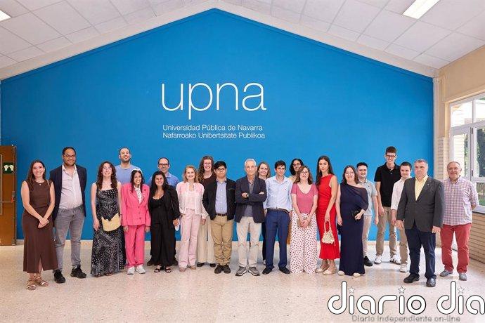 Un total de trece personas se gradúan en la octava promoción del Diploma de Extensión Universitaria Laborable