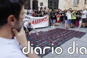 Un velatorio simbólico homenajea a las víctimas de la dana: "No hay manera de reconstruir lo que nos robaron"