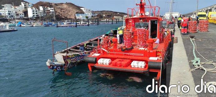 Una mujer fallecida, un bebé evacuado a Tenerife y varios hospitalizados tras el rescate de un cayuco en El Hierro