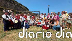 Una placa recuerda desde hoy a la exdirectora del Grupo de Danzas Santa Justa Conchi García en Ubiarco