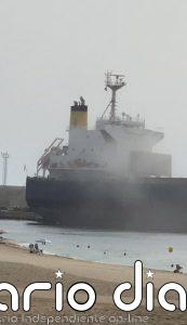 Una plataforma ciudadana exige reducir el impacto del polvo de yeso en el Puerto de Garrucha (Almería)