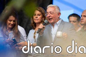 Uribe avisa a De la Espriella de que su partido se defenderá "como abejas" si "el tigre ruge"