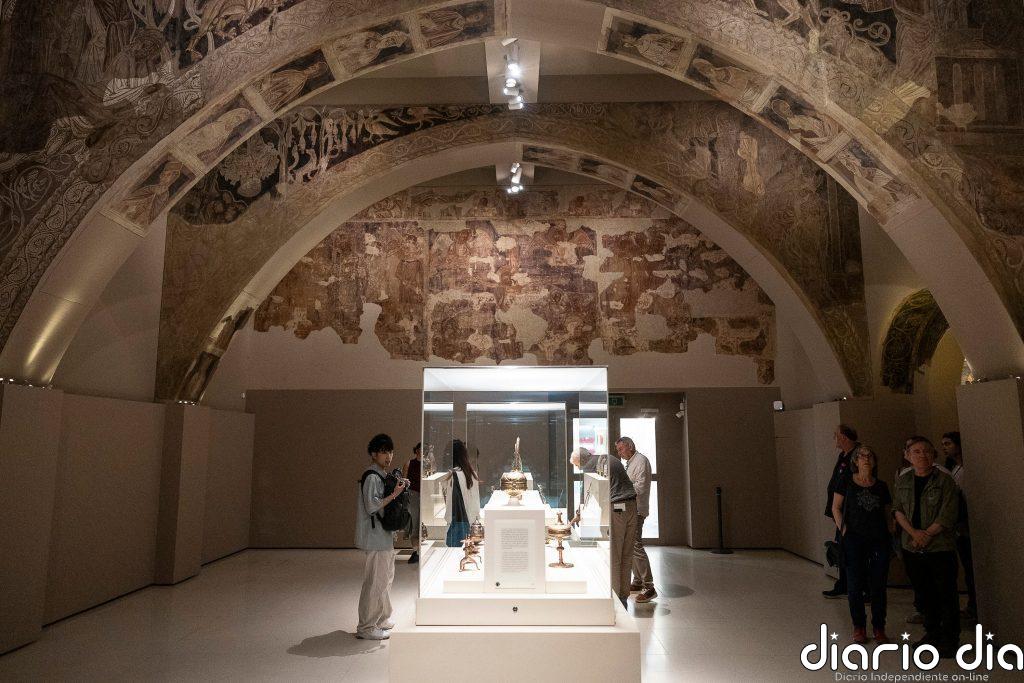 Urtasun afirma que se debe “cumplir y acatar” la sentencia del Supremo que avala la devolución de los murales de Sijena