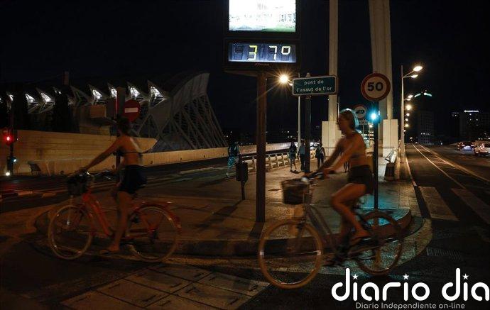 València vive su undécima noche tórrida consecutiva y Orihuela registra la mínima más alta con 26,6 grados