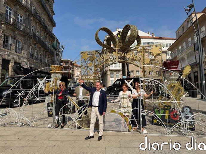 Vigo inicia el montaje de sus "12 millones" de luces de Navidad y Caballero clama: "Invito a toda España a que se venga"