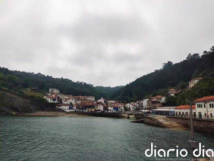 Villaviciosa plantea una nueva regulación de aparcamiento en Tazones ante su "colapso"