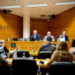Vox avisa al PP de que sin prioridad nacional no habrá presupuestos y los 'populares' se muestran abiertos a dialogar