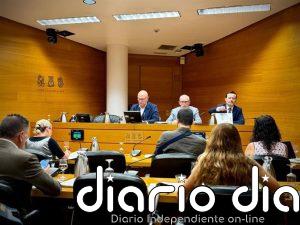Vox avisa al PP de que sin prioridad nacional no habrá presupuestos y los 'populares' se muestran abiertos a dialogar