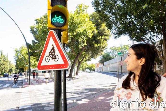 Zaragoza prueba cámaras con IA para alertar de la presencia de bicicletas y patinetes en los cruces