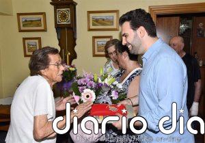 Zizur Mayor felicita a su vecina centenaria Carmen Rodrigo Navascués
