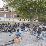 Amigos del Pueblo Marroquí dice que el traslado de 500 niñas migrantes de Ceuta a la Península crea un "efecto llamada"