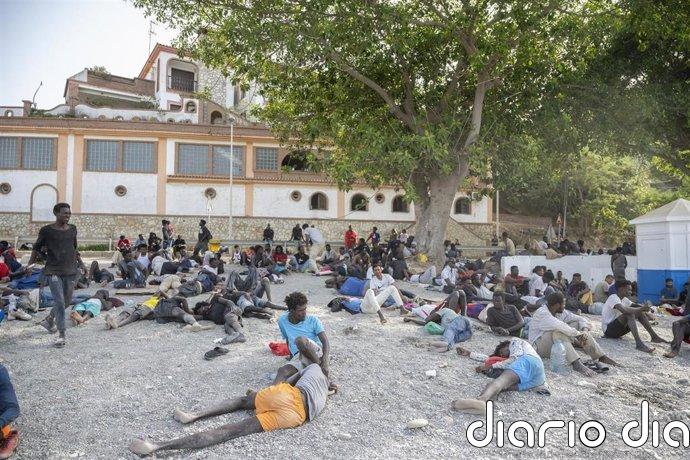 Amigos del Pueblo Marroquí dice que el traslado de 500 niñas migrantes de Ceuta a la Península crea un "efecto llamada"