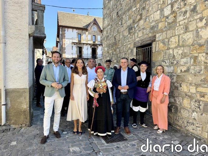 Ansó (Huesca) mantiene viva su tradición en el 55º Día del Traje Ansotano