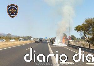 Arde un coche en la Ma-13 sin causar heridos