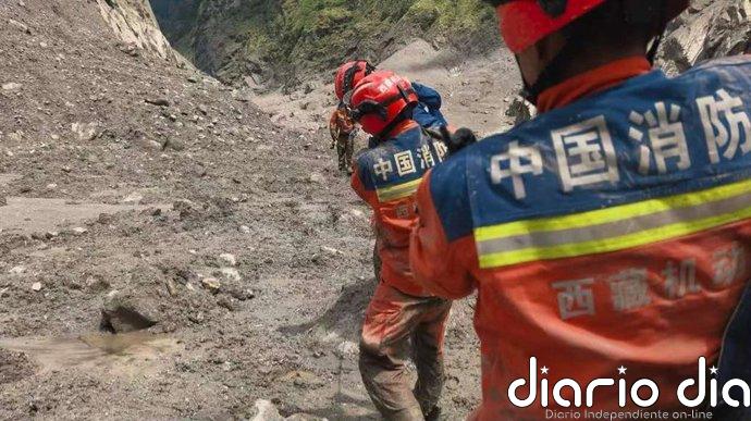 Ascienden a 724 los muertos por la devastadora riada en Nepal