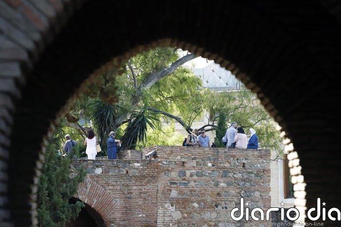 Ayuntamiento de Málaga licita el servicio de atención a visitantes de la Casa Gerald Brenan, la Alcazaba y Gibralfaro