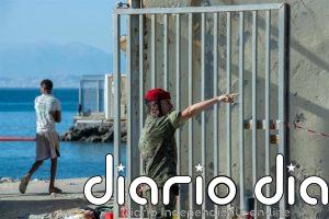 Ayuso critica "invasión intolerable" de migrantes en Ceuta y avisa de que es "una prueba de Marruecos para la siguiente"