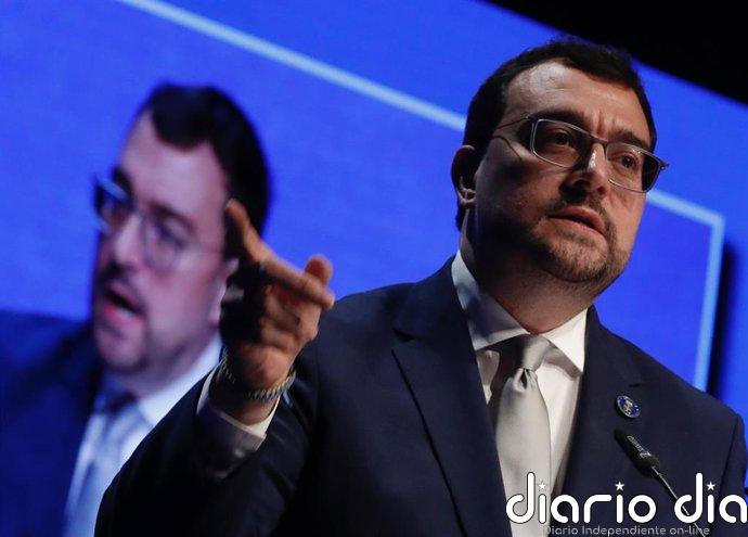 Barbón ve "surrealista" que De Quinto diga apoyar a Ceuta "con una cerveza en la mano"