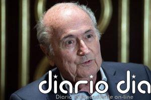 Blatter: "Ha llegado el momento de que una mujer asuma el liderazgo de la FIFA"