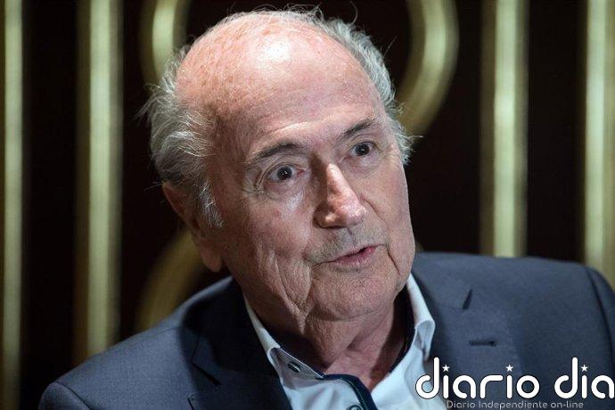 Blatter: "Ha llegado el momento de que una mujer asuma el liderazgo de la FIFA"