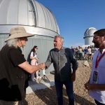 Brian May, guitarrista de Queen, disfruta del eclipse en Teruel: "Simplemente hermoso"