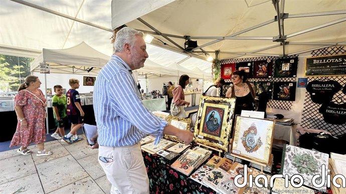 Burgos inicia sus actividades por el eclipse con un mercado artesanal y nota un "fuerte repunte" del turismo extranjero