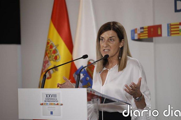 Buruaga confirma que Cantabria irá a la sectorial sobre los menores en Ceuta, lo que "no avala" al Gobierno central