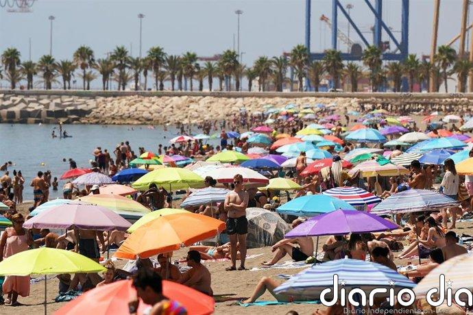 Calor, tormentas, lluvia y viento ponen hoy en aviso a 13 CCAA
