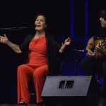 Carmen Linares afirma en la UNIA que las nuevas fusiones del flamenco "han enriquecido el género" y valora su futuro