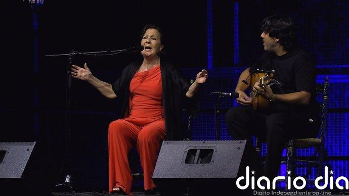 Carmen Linares afirma en la UNIA que las nuevas fusiones del flamenco "han enriquecido el género" y valora su futuro