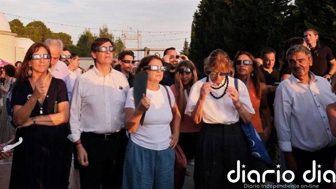 Cataluña tilda de "éxito" que decenas de miles de personas siguieran el eclipse