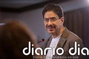 Cepeda reitera a De la Espriella que renuncie a su ciudadanía estadounidense para poder estar legitimado