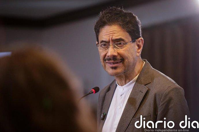 Cepeda reitera a De la Espriella que renuncie a su ciudadanía estadounidense para poder estar legitimado
